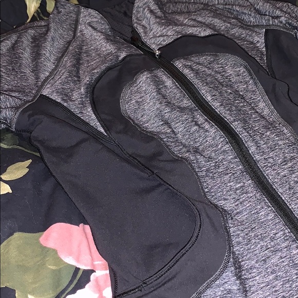 Lululemon REVERSIBLE Find Your Bliss Jacket - Picture 2 of 13
